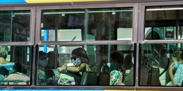 ΠΑΣΟΚ: Πρόταση για δωρεάν μετακίνηση με τα μέσα μεταφοράς για τους φτωχότερους πολίτες