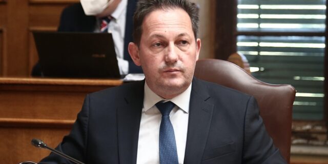 Παρέμβαση με τρικάκια στο σπίτι του Στέλιου Πέτσα