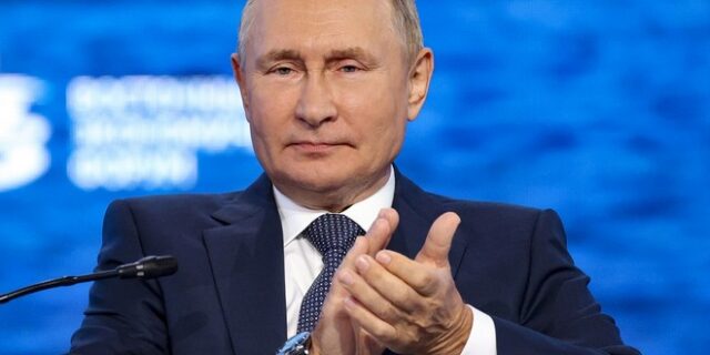 Πούτιν: Συνεχάρη τον βασιλιά Κάρολο – “Εύχομαι στη Μεγαλειότητά σας επιτυχία”