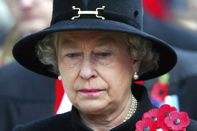 Βασίλισσα Ελισάβετ: Στο πένθος η Βρετανία – LIVE ΕΙΚΟΝΑ από Μπάκιγχαμ και Μπαλμόραλ