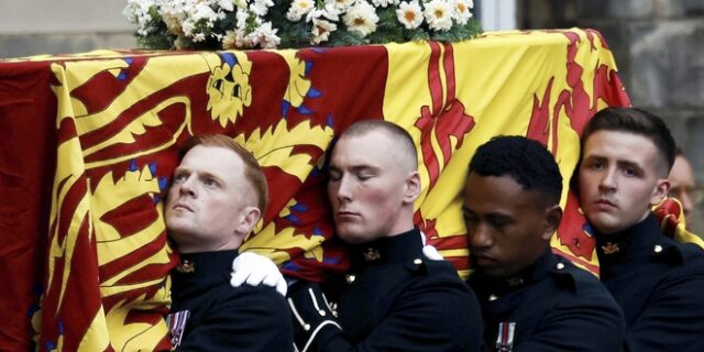 Βασίλισσα Ελισάβετ: Οι αυστηροί κανόνες για όσους θέλουν να προσκυνήσουν τη σορό της