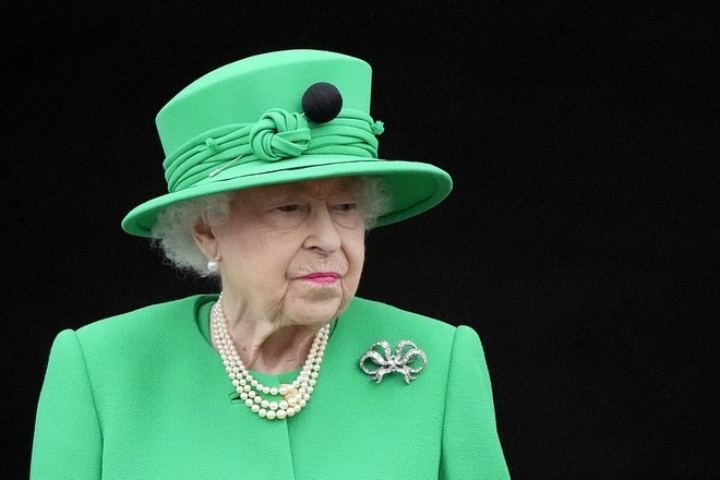 Βασίλισσα Ελισάβετ:  Άφησε δυο σφραγισμένες επιστολές – Οι παραλήπτες και το μυστηριώδες περιεχόμενο