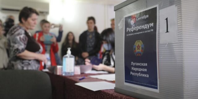 Ουκρανία: Πού στοχεύει ο Πούτιν με τα δημοψηφίσματα στις κατεχόμενες περιοχές