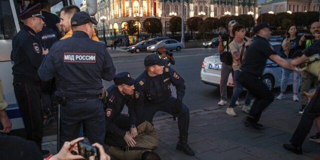 ΕΕ: Σχέδιο για τους Ρώσους που φεύγουν από τη χώρα για να μην πολεμήσουν στην Ουκρανία