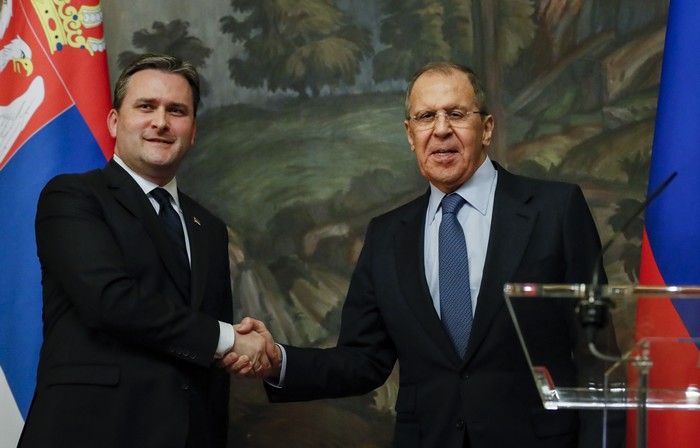 Αντιδράσεις ΗΠΑ και ΕΕ για τη συμφωνία Σερβίας – Ρωσίας
