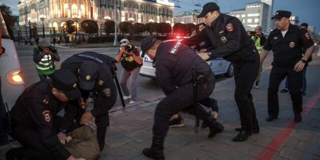 Ρωσία: Διαδηλώσεις κατά της επιστράτευσης – Αναφορές για πάνω από 1.000 συλλήψεις