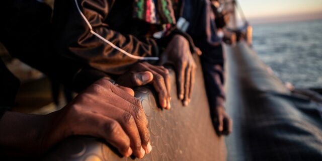 15 μέρες εγκαταλελειμμένοι στη μέση της Μεσογείου