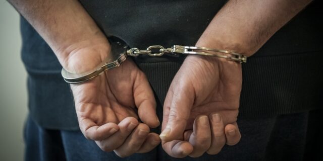 Συνελήφθη 25χρονος που λήστευε ανήλικους