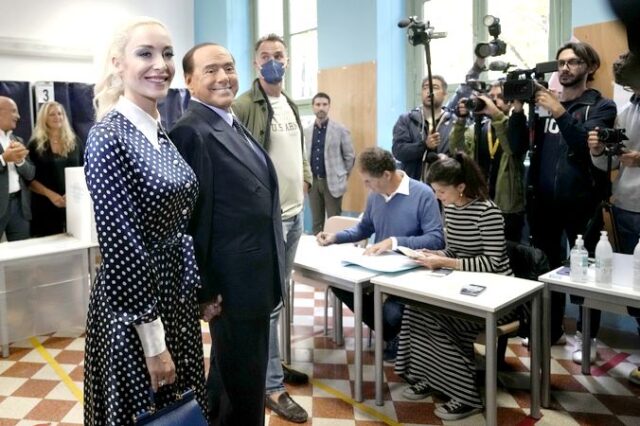 Εκλογική επιτυχία για το ζεύγος Μπερλουσκόνι-Φάσινα