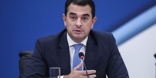 Σκρέκας: “Άτεγκτοι στην αισχροκέρδεια – Θετικά για προσιτά σχολικά τα σούπερ μάρκετ”
