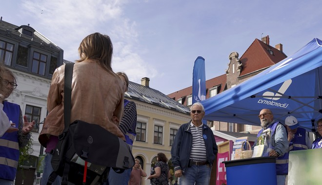 Σουηδία: Εκλογικό θρίλερ – Οριακό προβάδισμα της συντηρητικής συμμαχίας