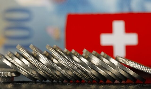 Χωρίς νομική προστασία πάνω από 200.000 δανειολήπτες σε ελβετικό φράγκο