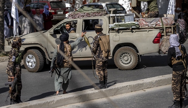 Αφγανιστάν: Οι Ταλιμπάν πυροβολούν για να διαλύσουν διαδήλωση υπέρ των γυναικών του Ιράν
