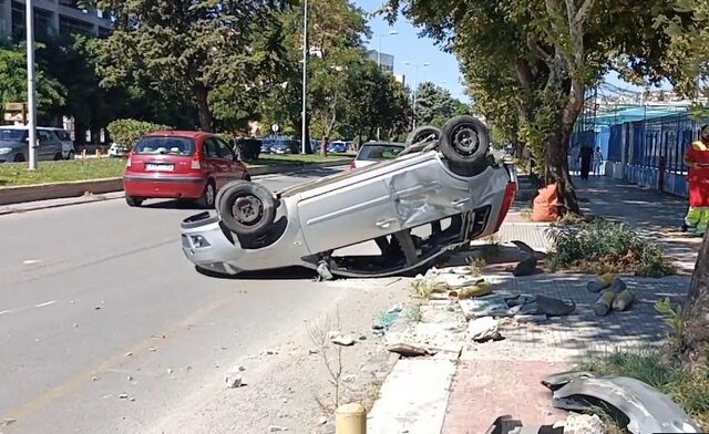 Θεσσαλονίκη: Τροχαίο με ανατροπή οχήματος – Μία τραυματίας