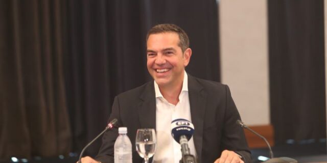 Με τους εκπροσώπους της “μεσαίας τάξης” συναντάται ο Τσίπρας, εν όψει ΔΕΘ