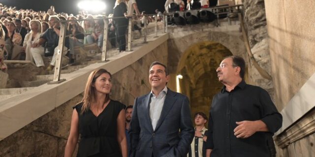 Στο Ηρώδειο για την Ιφιγένεια εν Αυλίδι ο Αλέξης Τσίπρας