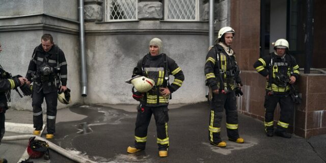Ουκρανία: Εντοπίστηκαν πτώματα αμάχων με σημάδια βασανιστηρίων