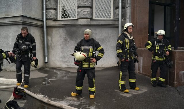 Ουκρανία: Εντοπίστηκαν πτώματα αμάχων με σημάδια βασανιστηρίων