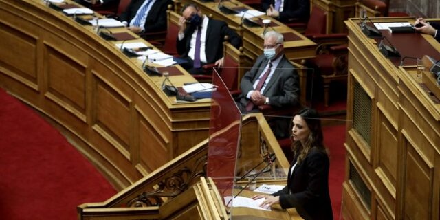 Δημοσιονομικό κόστος – ΔΕΘ: Κόντρα Υπ. Οικονομικών-Έφης Αχτσιόγλου για το ζύγι των μέτρων