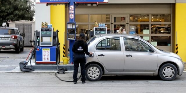 “Ντίζελ κίνησης” σε νέες ανατιμήσεις από το “κούρεμα” της επιδότησης των 15 λεπτών