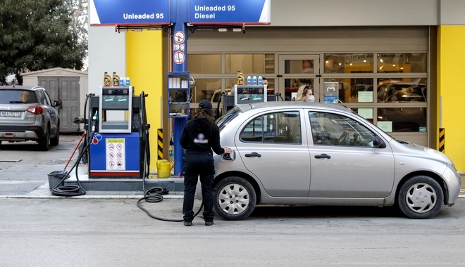 “Ντίζελ κίνησης” σε νέες ανατιμήσεις από το “κούρεμα” της επιδότησης των 15 λεπτών