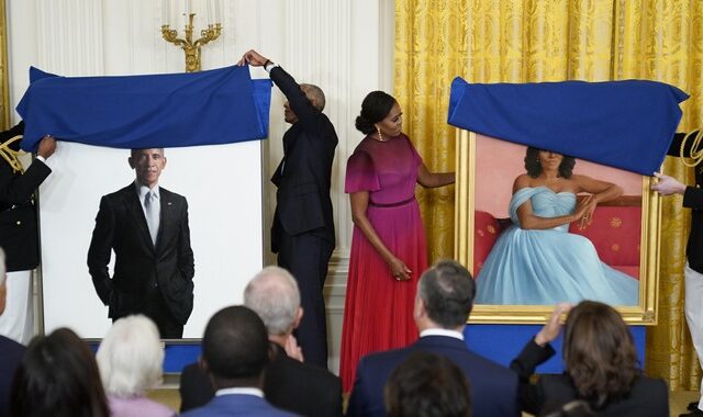 ΗΠΑ: Στον Λευκό Οίκο Μπαράκ και Μισέλ Ομπάμα για την παρουσίαση των πορτρέτων τους