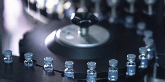 Pfizer: Ανακοίνωσε επικαιροποιημένο εμβόλιο της κατά της Όμικρον