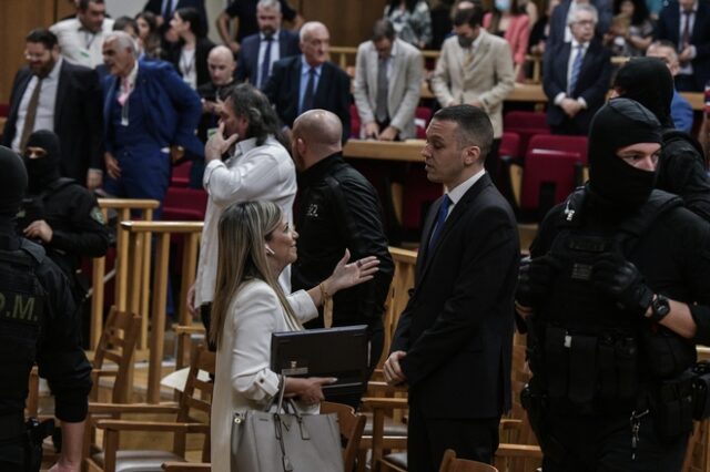 Ηλιόπουλος: Με την ανοχή της αστυνομίας τα συνθήματα στη δίκη της Χρυσής Αυγής