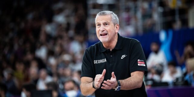 Γιατί καταποντίστηκαν τα φαβορί σε αυτό το τρελό Ευρωμπάσκετ; – Ο Ηλίας Ζούρος απαντά