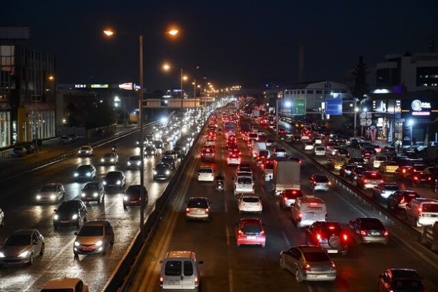 Τριήμερο 28ης Οκτωβρίου: Επιστροφή μετ’ εμποδίων για τους εκδρομείς – Μποτιλιάρισμα στην Αθηνών-Κορίνθου