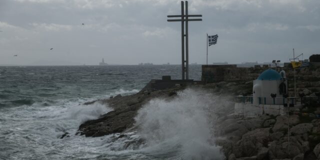 Ακτοπλοϊκές συγκοινωνίες: Απαγορευτικό από Πειραιά, Ραφήνα και Λαύριο