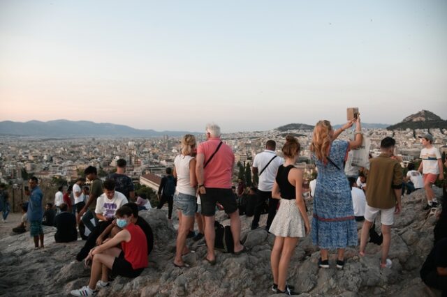 Τραγωδία στην Ακρόπολη: Νεκρή η 47χρονη που έπεσε από τον Άρειο Πάγο