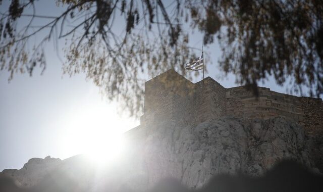 Καιρός: Γενικά αίθριος την Πέμπτη με θερμοκρασίες πολύ πάνω από τα κανονικά επίπεδα