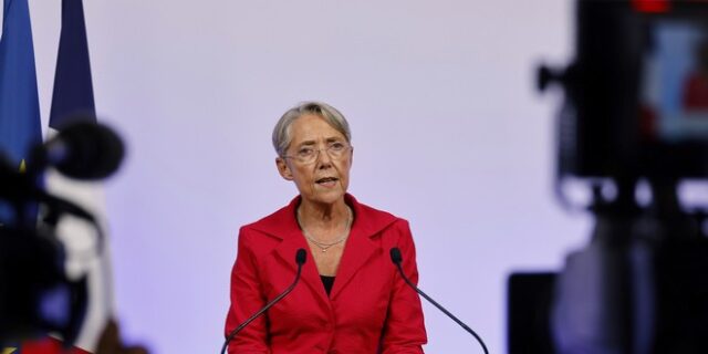 Γαλλία: Σε πολιτικό αναβρασμό – Πέρασε χωρίς την έγκριση της Βουλής, ο προϋπολογισμός