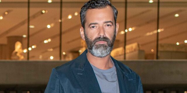 Άγγελος Μπράτης: Χώρισε από τον σύντροφό του – “Δεν μπορέσαμε να συνεχίσουμε την κοινή μας πορεία”