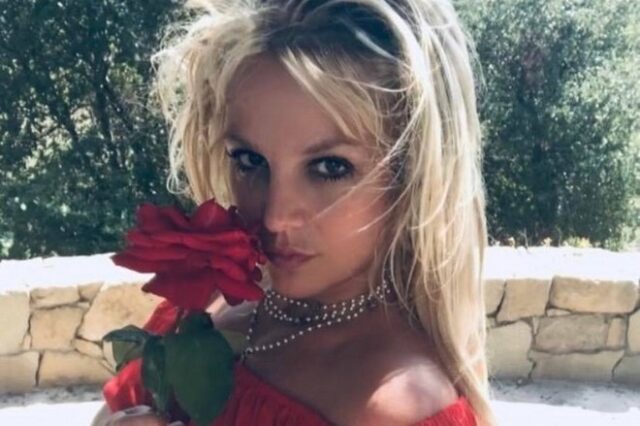 Britney Spears: Πάλι γυμνή στις αμμουδιές του Μεξικού, δίνει τροφή για νέα σχόλια