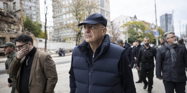 Ήχησαν οι σειρήνες στο Κίεβο: Σε καταφύγιο μεταφέρθηκε και ο Νίκος Δένδιας