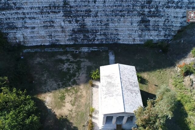 Το μαρμάρινο επίτευγμα που έσωσε την Αθήνα και κρύβει ένα άγνωστο αρχαϊκό ναό