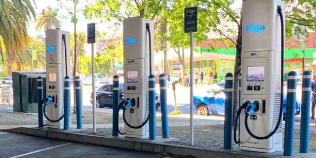 Ηλεκτροκίνηση: Ανύπαρκτα τα σημεία φόρτισης οχημάτων στην Ελλάδα