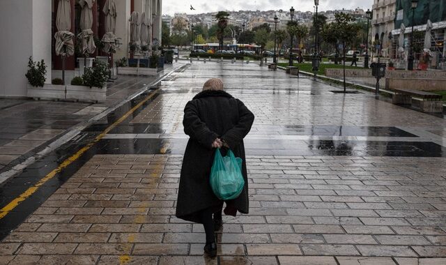 Η “ακτινογραφία” της φτώχειας – 600.000 Έλληνες αντιμετώπισαν πρόβλημα τροφής το 2021