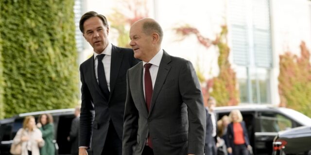 Ο Σολτς δικαιολογεί το “καθένας μόνος” του στην κρίση