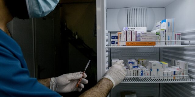 Σαρώνει η γρίπη: Η χειρότερη τα τελευταία 13 χρόνια – Αναγκαίος ο εμβολιασμός