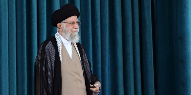 Ιράν: Πρώτες δηλώσεις Χαμενεΐ για τις αιματηρές διαδηλώσεις – “Ενορχηστρωμένες” από ΗΠΑ και Ισραήλ