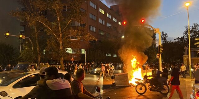 Ιράν: Τουλάχιστον 92 άνθρωποι έχουν χάσει τη ζωή τους στις διαδηλώσεις