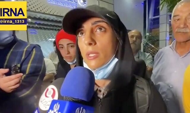 Ελνάζ Ρεκαμπί: Αίσιο τέλος για την ιρανή που αγωνίστηκε χωρίς χιτζάπ – Την υποδέχθηκαν στο αεροδρόμιο
