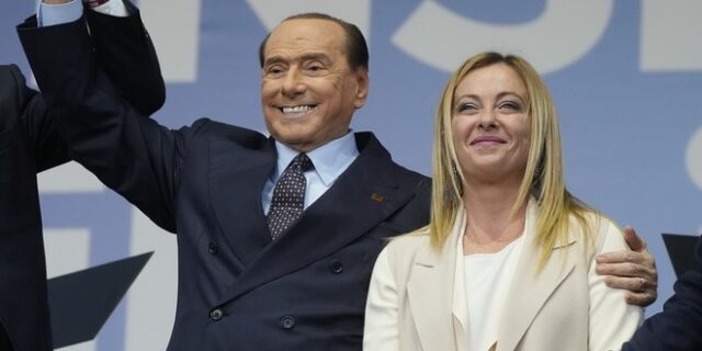 Ιταλία: “Δεν είμαι εκβιάσιμη” απαντά η Μελόνι στον Μπερλουσκόνι