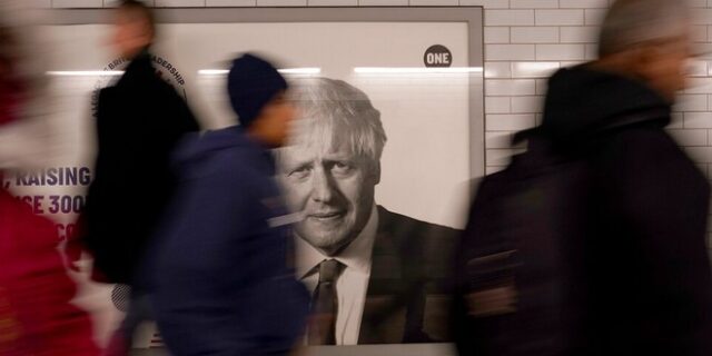 Μπόρις Τζόνσον: Επιστρέφει από την Καραϊβική και διεκδικεί ξανά την πρωθυπουργία