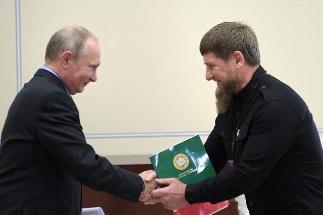 Ραμζάν Καντίροφ: Ο Πούτιν προήγαγε τον ηγέτη της Τσετσενίας σε υποστράτηγο