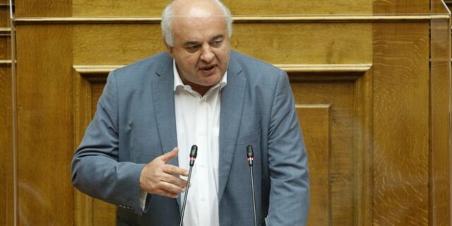 Καραθανασόπουλος: Καταγγέλλει κυβερνητικές μεθοδεύσεις για τα πορίσματα της εξεταστικής για τις υποκλοπές
