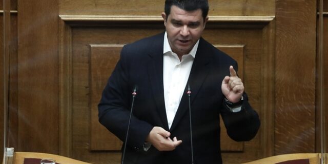 Απάντηση Κάτση σε Πιερρακάκη: “Ούτε λέξη για την ταμπακιέρα, κρύβεται στην επιφάνεια”